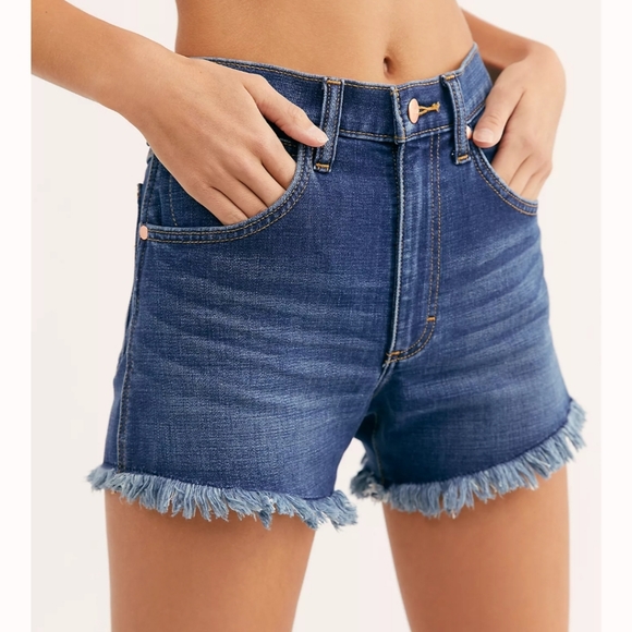 NWT SOLD OUT Wrangler Cutoff Stretch Shorts - Picture 6 of 9